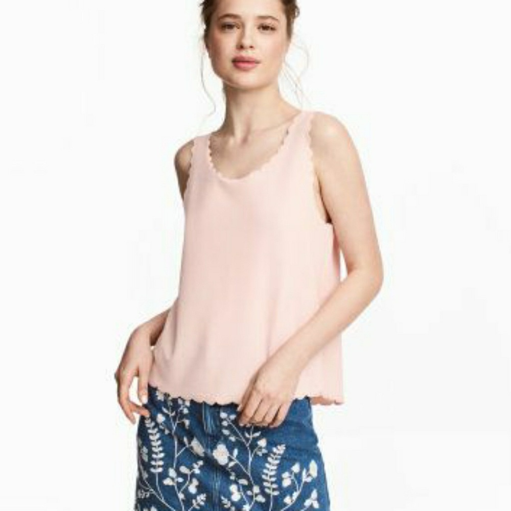 H&M SCALLOP EDGE TANK TOP